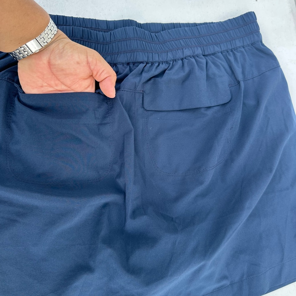 Tommy Bahama Women's Navy Skort with Elastic Waist - Picture 5 of 7